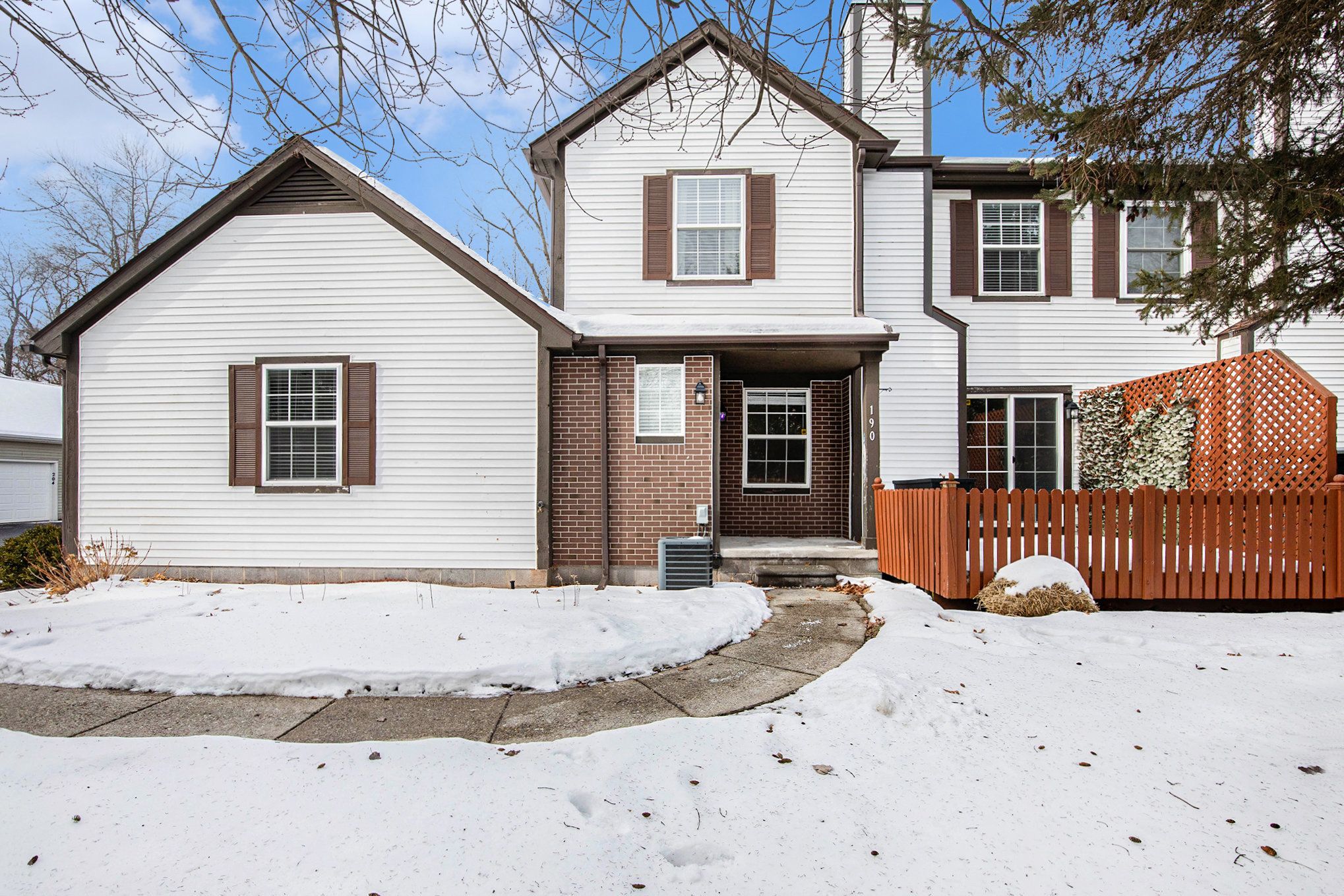 190 BARRINGTON CIRCLE, LAKE ORION, MI 48360