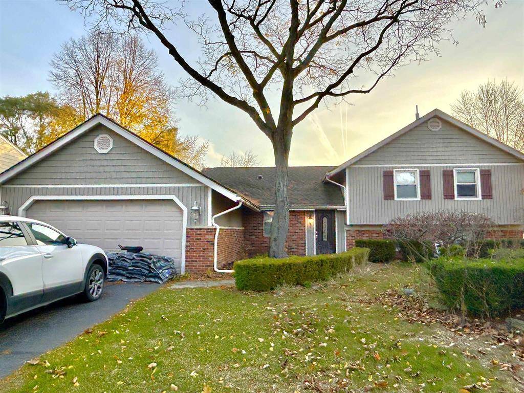 Homes for sale - 2957 Armstrong Drive, Lake Orion, MI 48360 